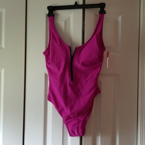 Bathing suit - Picture 1 of 4